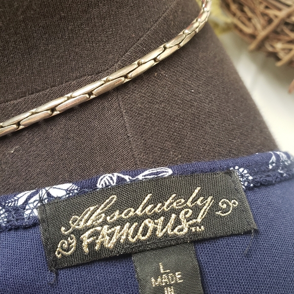 Absolutely Famous Layed Tank🚩 - Picture 3 of 3